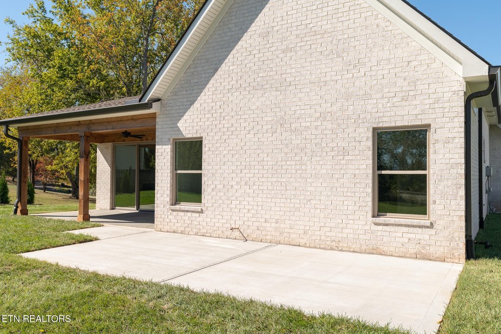 Maryville, Tennessee, 37801, United States, 3 Bedrooms Bedrooms, ,3 BathroomsBathrooms,Residential,Forsale,1942429