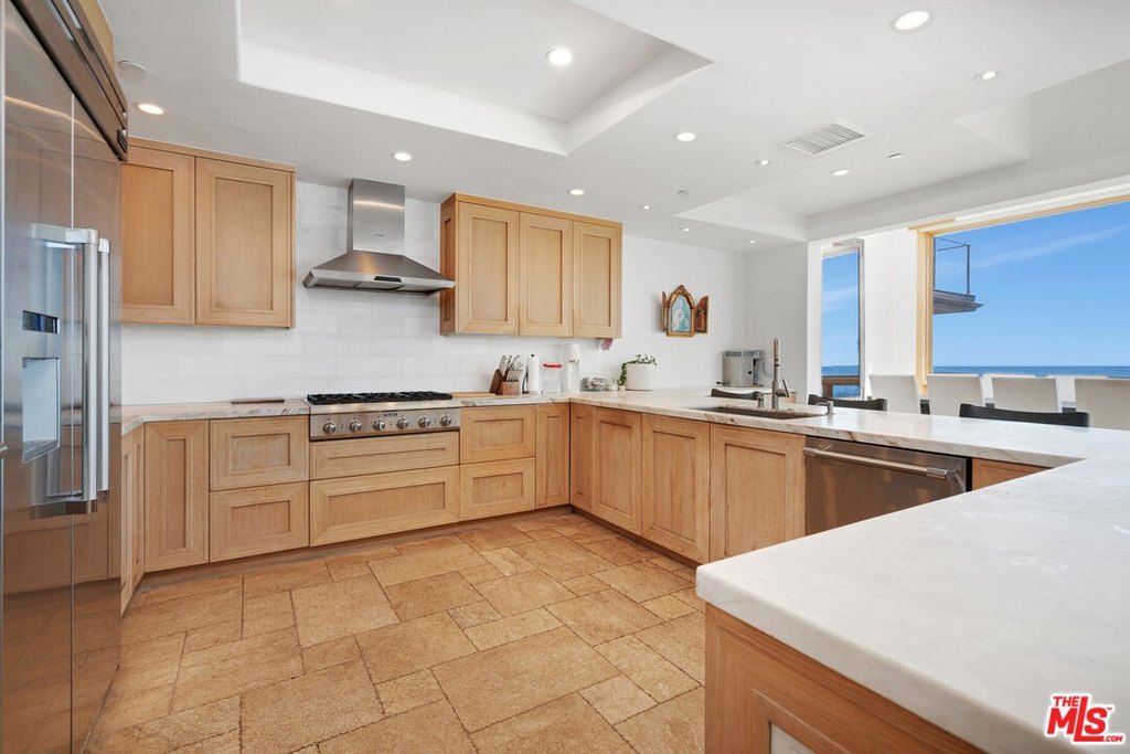 Malibu, California, 90265, United States, 3 Bedrooms Bedrooms, ,3 BathroomsBathrooms,Residential,Forsale,2009630