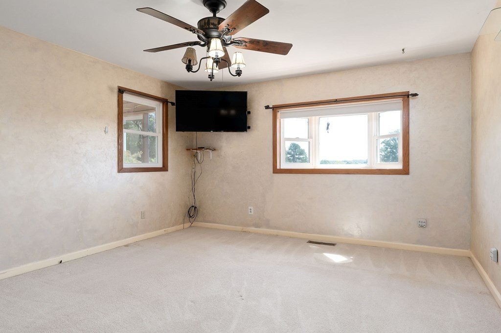 Sparta, Tennessee, 38583, United States, 3 Bedrooms Bedrooms, ,2 BathroomsBathrooms,Residential,Forsale,1999490