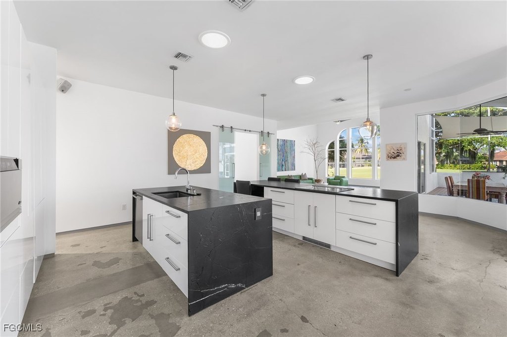 Fort Myers, Florida, 33908, United States, 5 Bedrooms Bedrooms, ,4 BathroomsBathrooms,Residential,Forsale,2004758