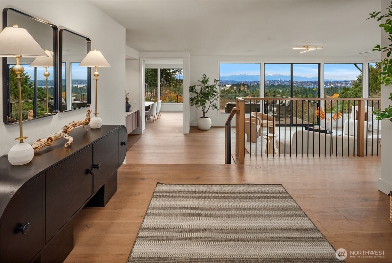 Clyde Hill, Washington, 98004, United States, 5 Bedrooms Bedrooms, ,4 BathroomsBathrooms,Residential,Forsale,2004453