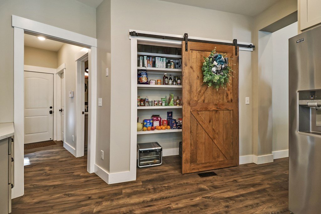 Jamestown, Tennessee, 38556, United States, 4 Bedrooms Bedrooms, ,4 BathroomsBathrooms,Residential,Forsale,1929826