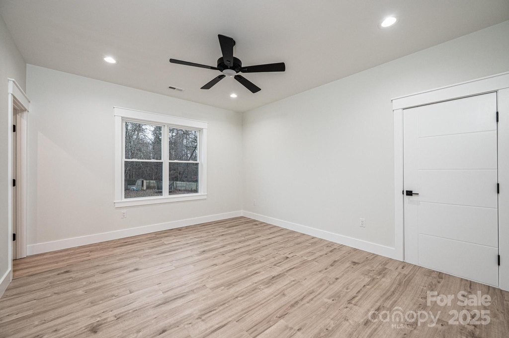 Hickory, North Carolina, 28601, United States, 4 Bedrooms Bedrooms, ,3 BathroomsBathrooms,Residential,Forsale,2007717