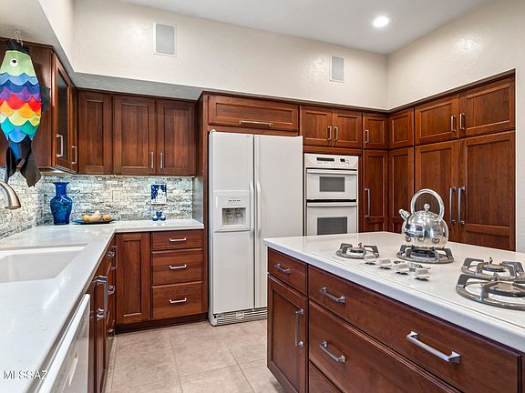 Tucson, Arizona, 85712, United States, 3 Bedrooms Bedrooms, ,2 BathroomsBathrooms,Residential,Forsale,2004426