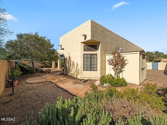 Tucson, Arizona, 85712, United States, 3 Bedrooms Bedrooms, ,2 BathroomsBathrooms,Residential,Forsale,2004426