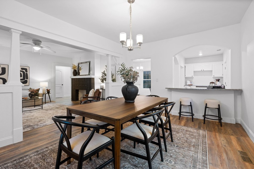 Chattanooga, Tennessee, 37405, United States, 4 Bedrooms Bedrooms, ,4 BathroomsBathrooms,Residential,Forsale,1922162