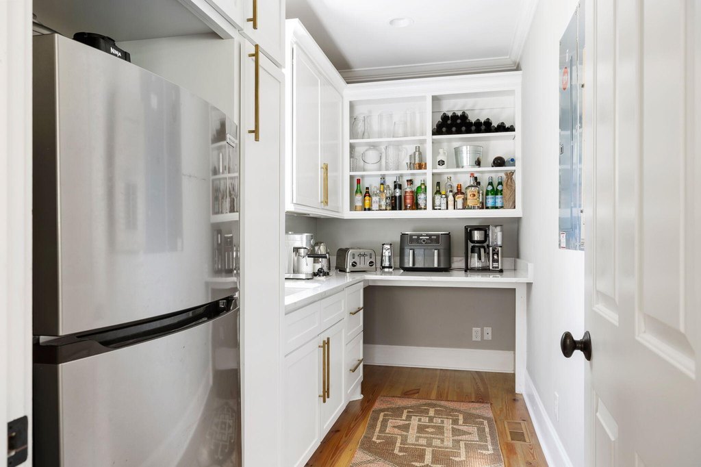 Charleston, South Carolina, 29414, United States, 8 Bedrooms Bedrooms, ,5.5 BathroomsBathrooms,Residential,Forsale,2007731