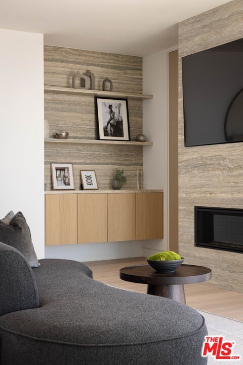 Malibu, California, 90265, United States, 5 Bedrooms Bedrooms, ,7.5 BathroomsBathrooms,Residential,Forsale,2001428