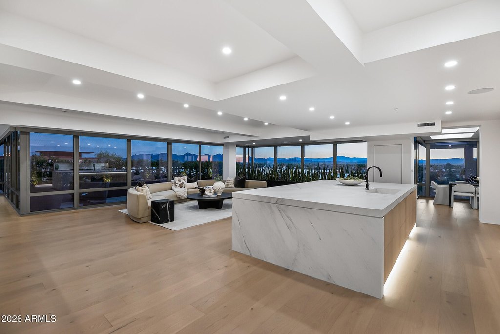 Scottsdale, Arizona, 85251, United States, 4 Bedrooms Bedrooms, ,4.5 BathroomsBathrooms,Residential,Forsale,2014347