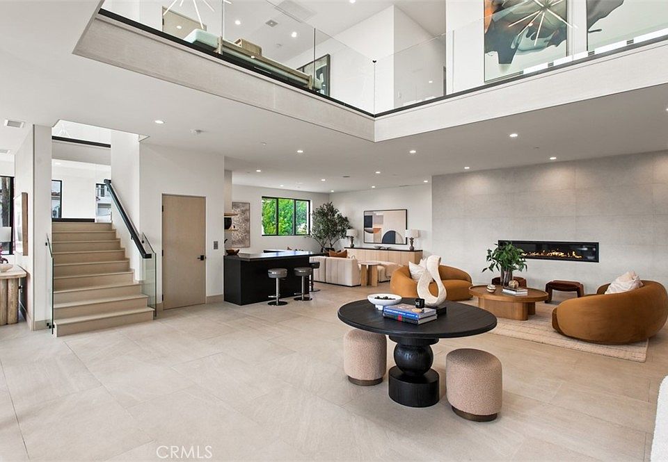 Newport Beach, California, 92663, United States, 5 Bedrooms Bedrooms, ,5 BathroomsBathrooms,Residential,Forsale,2009211