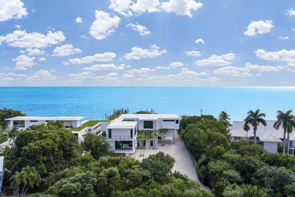ISLAMORADA, Florida, 33036, United States, 5 Bedrooms Bedrooms, ,5.5 BathroomsBathrooms,Residential,Forsale,2011125