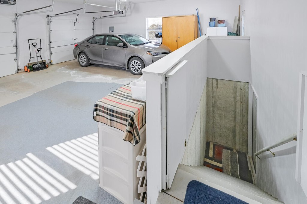 Hallowell, Maine, 04347, United States, 2 Bedrooms Bedrooms, ,3 BathroomsBathrooms,Residential,Forsale,2011250