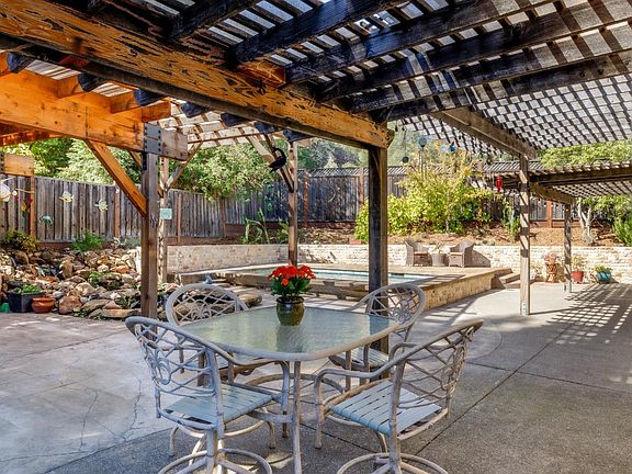 Cloverdale, California, 95425, United States, 2 Bedrooms Bedrooms, ,2 BathroomsBathrooms,Residential,Forsale,2004747