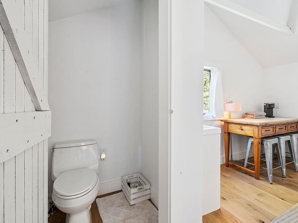 Pomfret, Vermont, 05067, United States, 4 Bedrooms Bedrooms, ,2.5 BathroomsBathrooms,Residential,Forsale,2004853