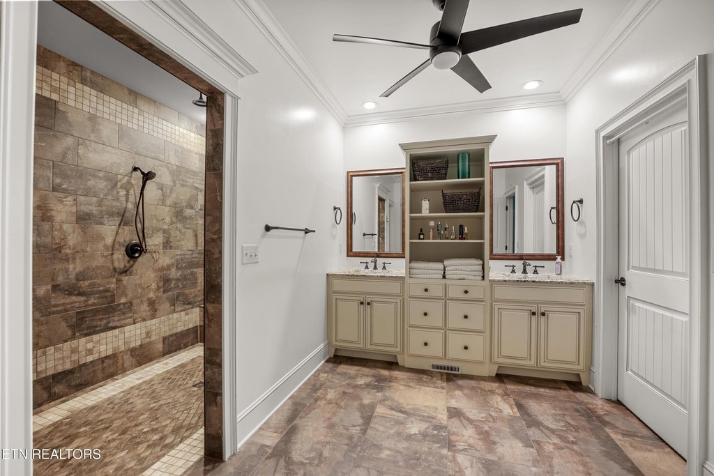 Crossville, Tennessee, 38558, United States, 3 Bedrooms Bedrooms, ,2.5 BathroomsBathrooms,Residential,Forsale,1952851