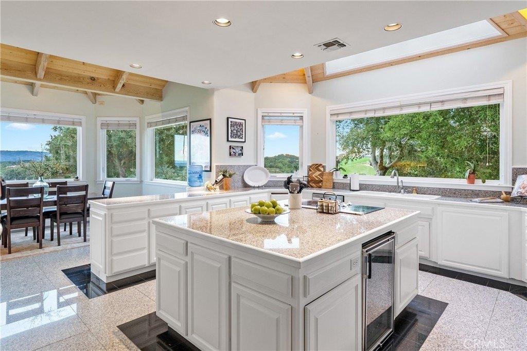 Paso Robles, California, 93446, United States, 6 Bedrooms Bedrooms, ,4.5 BathroomsBathrooms,Residential,Forsale,2009028