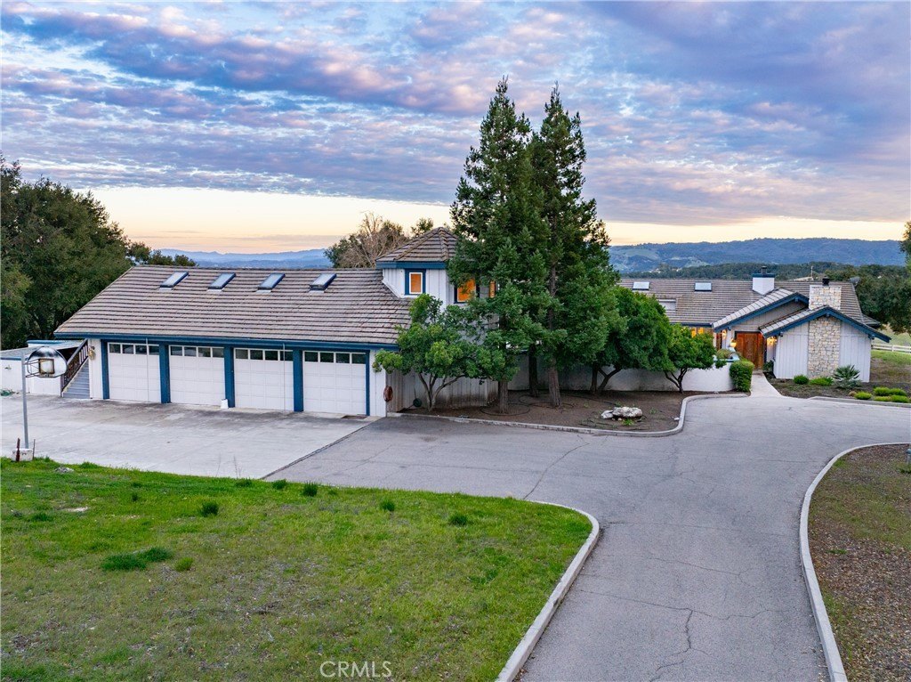 Paso Robles, California, 93446, United States, 6 Bedrooms Bedrooms, ,4.5 BathroomsBathrooms,Residential,Forsale,2009028