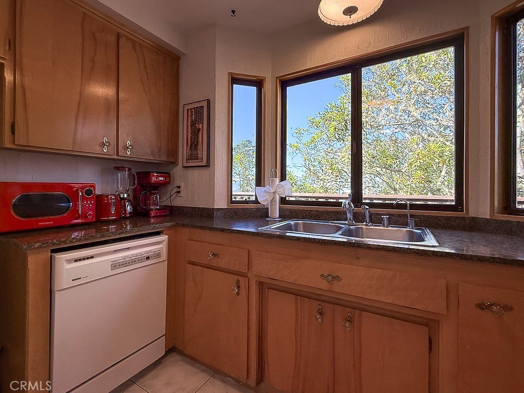 Cambria, California, 93428, United States, 3 Bedrooms Bedrooms, ,2.5 BathroomsBathrooms,Residential,Forsale,1967192