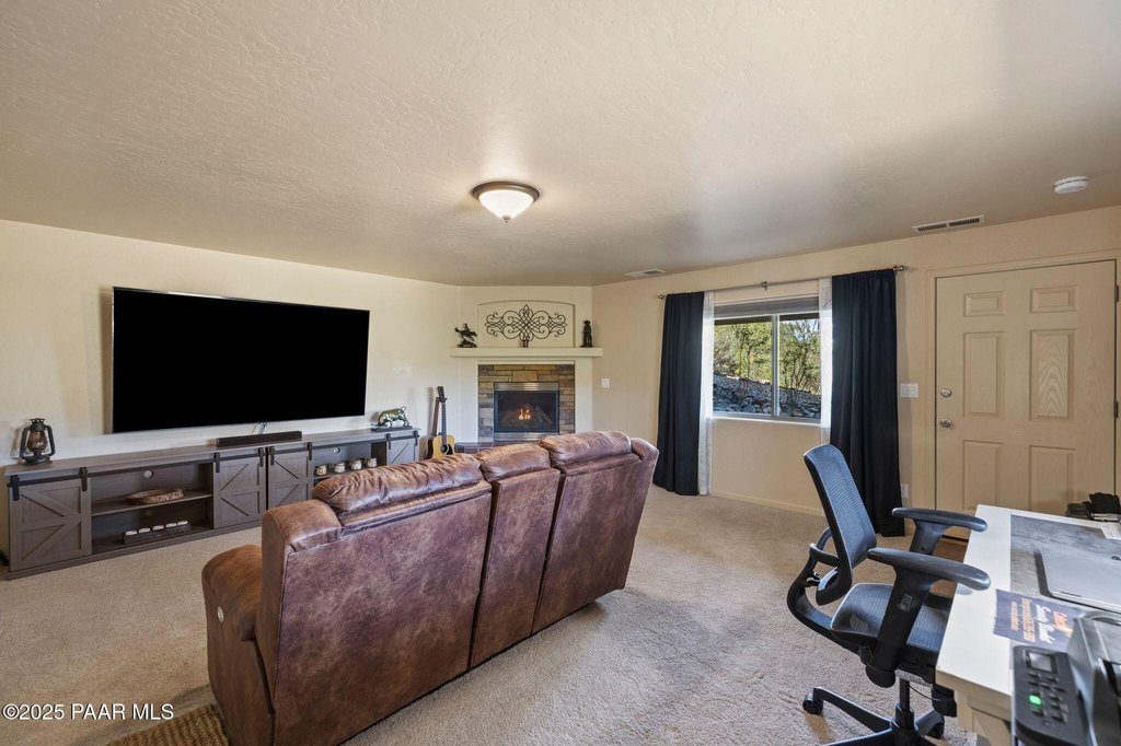 Prescott, Arizona, 86303, United States, 4 Bedrooms Bedrooms, ,3 BathroomsBathrooms,Residential,Forsale,1994057