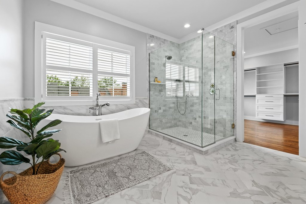 Chattanooga, Tennessee, 37403, United States, 4 Bedrooms Bedrooms, ,4.5 BathroomsBathrooms,Residential,Forsale,2009544