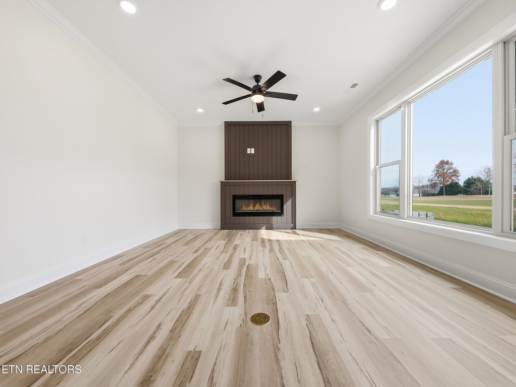 Vonore, Tennessee, 37885, United States, 3 Bedrooms Bedrooms, ,2 BathroomsBathrooms,Residential,Forsale,1910198