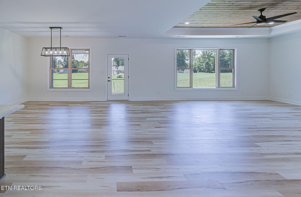 Vonore, Tennessee, 37885, United States, 3 Bedrooms Bedrooms, ,2 BathroomsBathrooms,Residential,Forsale,1910199