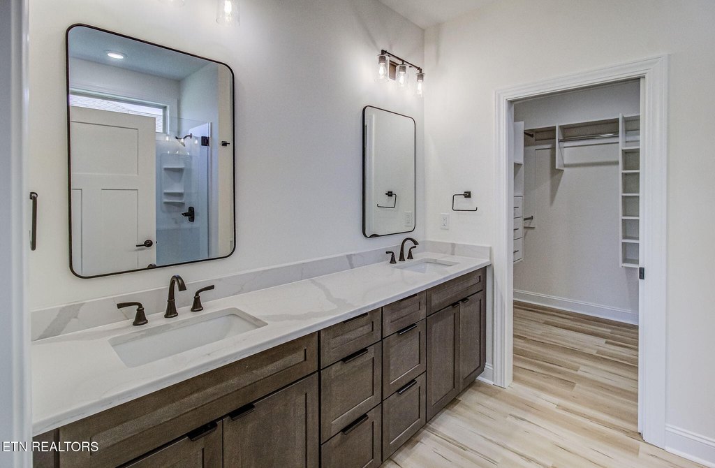 Vonore, Tennessee, 37885, United States, 3 Bedrooms Bedrooms, ,2 BathroomsBathrooms,Residential,Forsale,1910199