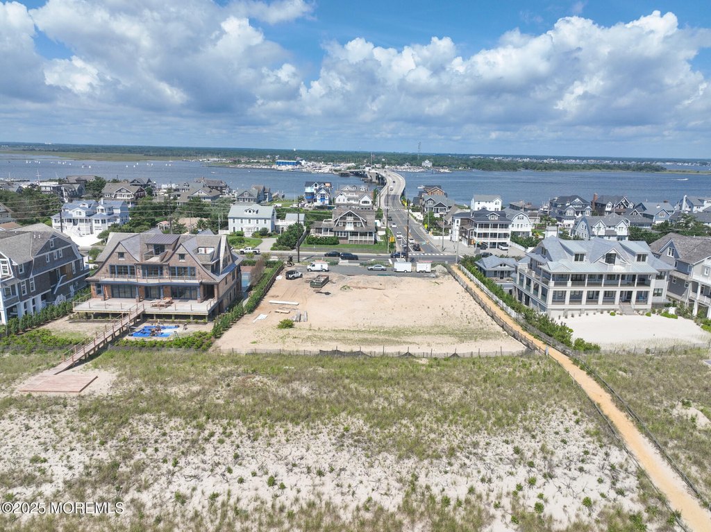 Mantoloking, New Jersey, 08738, United States, 8 Bedrooms Bedrooms, ,8.5 BathroomsBathrooms,Residential,Forsale,1900471