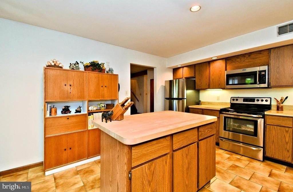 DOYLESTOWN, Pennsylvania, 18901, United States, 4 Bedrooms Bedrooms, ,3 BathroomsBathrooms,Residential,Forsale,1973388