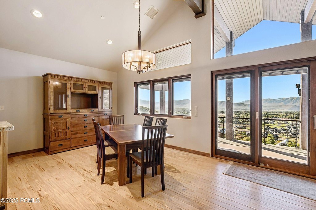 Midway, Utah, 84049, United States, 4 Bedrooms Bedrooms, ,2.5 BathroomsBathrooms,Residential,Forsale,1994162