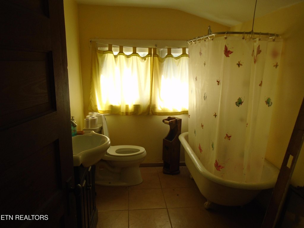 Friendsville, Tennessee, 37737, United States, 3 Bedrooms Bedrooms, ,2 BathroomsBathrooms,Residential,Forsale,1973588