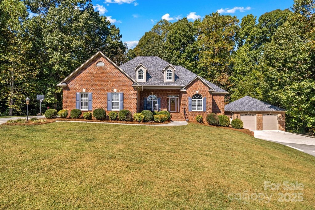 Lexington, North Carolina, 27295, United States, 3 Bedrooms Bedrooms, ,3.5 BathroomsBathrooms,Residential,Forsale,1985978