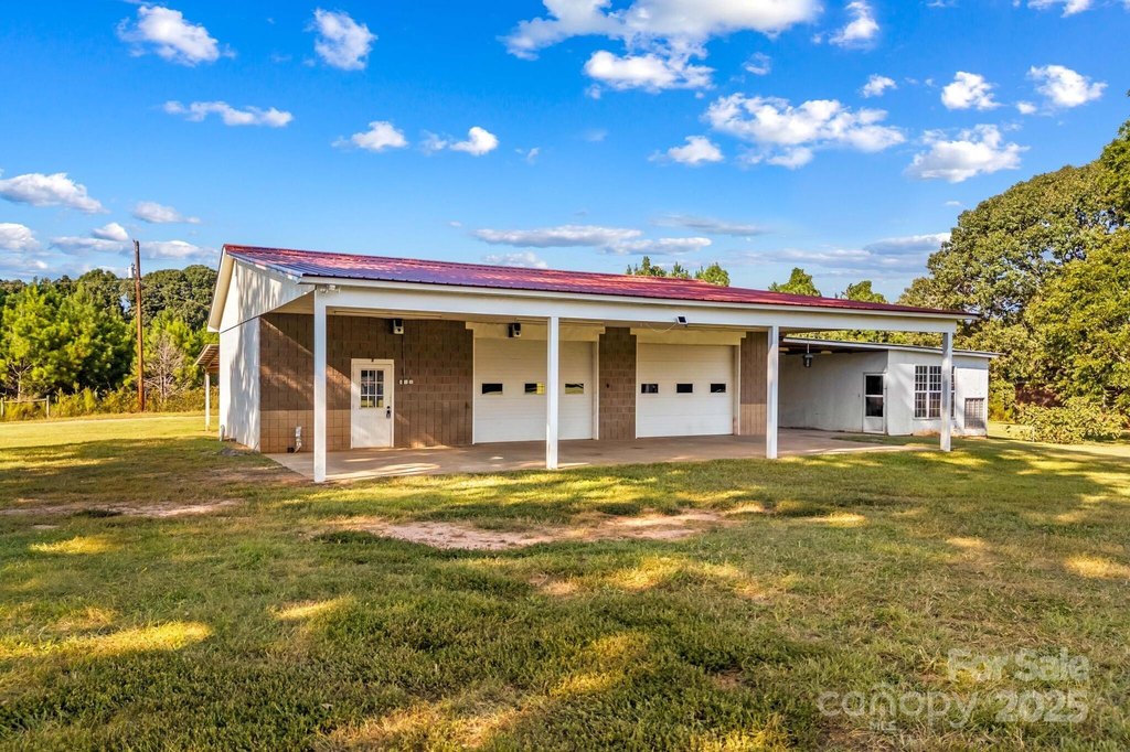 Kannapolis, North Carolina, 28081, United States, 6 Bedrooms Bedrooms, ,4 BathroomsBathrooms,Residential,Forsale,1985977