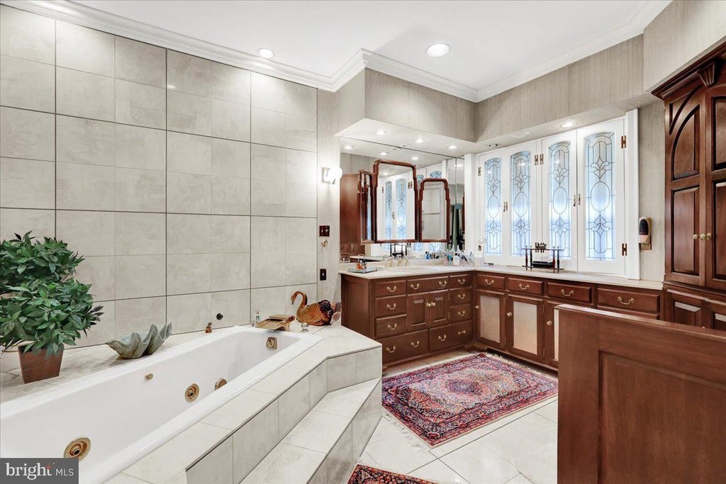 WYOMISSING, Pennsylvania, 19610, United States, 6 Bedrooms Bedrooms, ,4.5 BathroomsBathrooms,Residential,Forsale,1973410