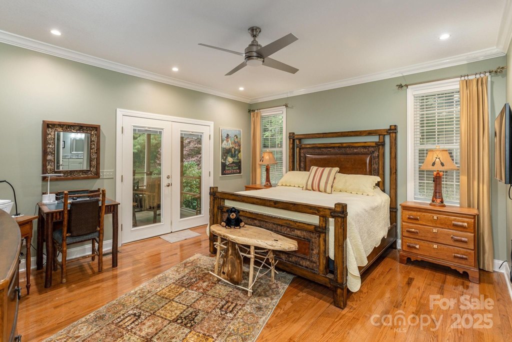 Flat Rock, North Carolina, 28731, United States, 3 Bedrooms Bedrooms, ,3 BathroomsBathrooms,Residential,Forsale,1985995