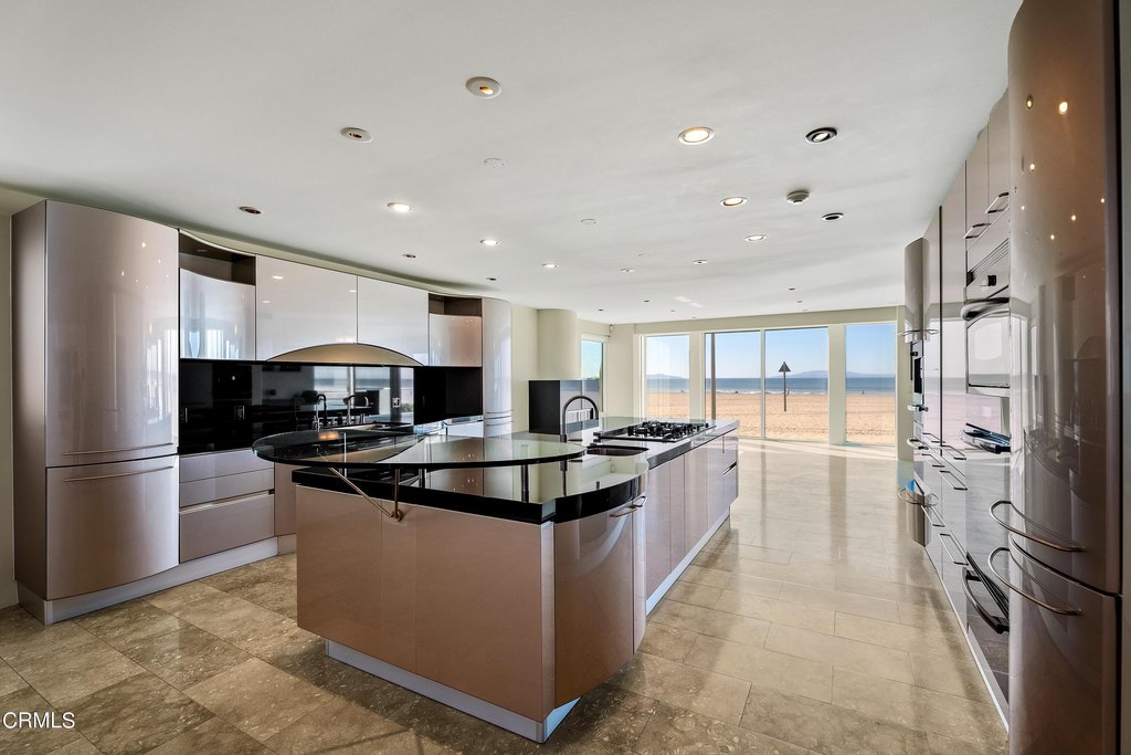 Oxnard, California, 93035, United States, 4 Bedrooms Bedrooms, ,4.5 BathroomsBathrooms,Residential,Forsale,1985940