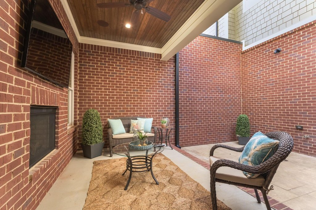 Chattanooga, Tennessee, 37403, United States, 4 Bedrooms Bedrooms, ,4.5 BathroomsBathrooms,Residential,Forsale,1922205