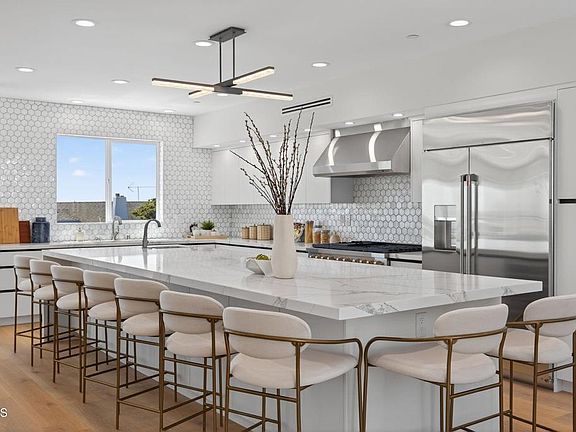 Ventura, California, 93001, United States, 4 Bedrooms Bedrooms, ,1.5 BathroomsBathrooms,Residential,Forsale,1963632