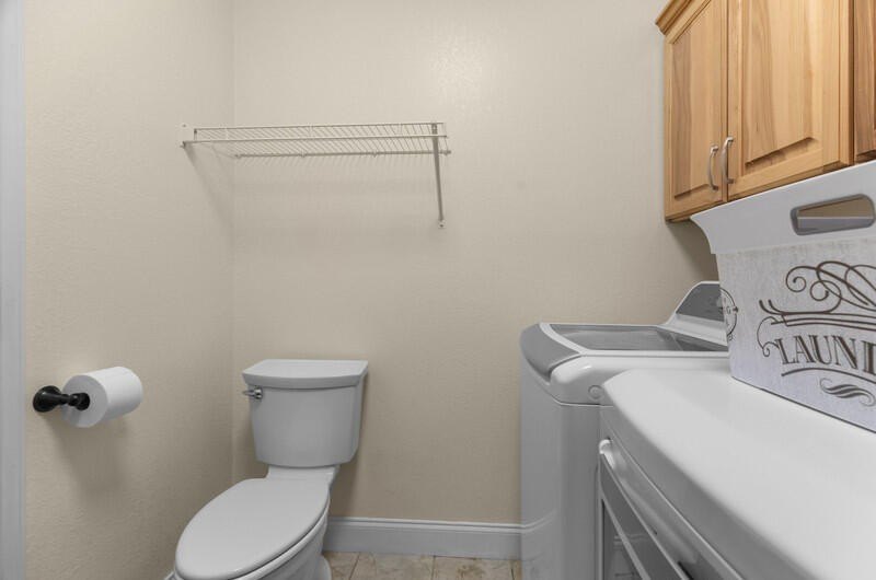 Dandridge, Tennessee, 37725, United States, 5 Bedrooms Bedrooms, ,4.5 BathroomsBathrooms,Residential,Forsale,1962203