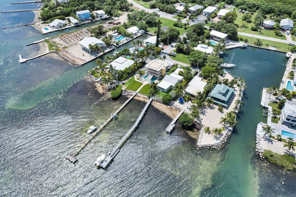 Summerland Key, Florida, 33042, United States, 2 Bedrooms Bedrooms, ,2 BathroomsBathrooms,Residential,Forsale,1971997