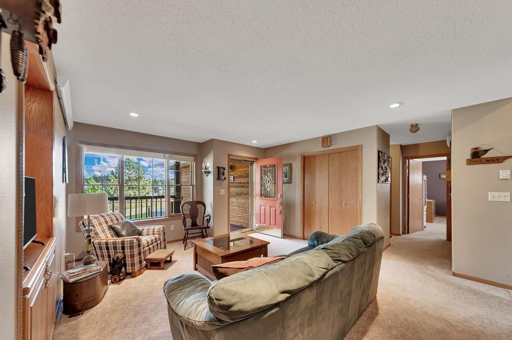 Custer, South Dakota, 57730, United States, 3 Bedrooms Bedrooms, ,2 BathroomsBathrooms,Residential,Forsale,1962258