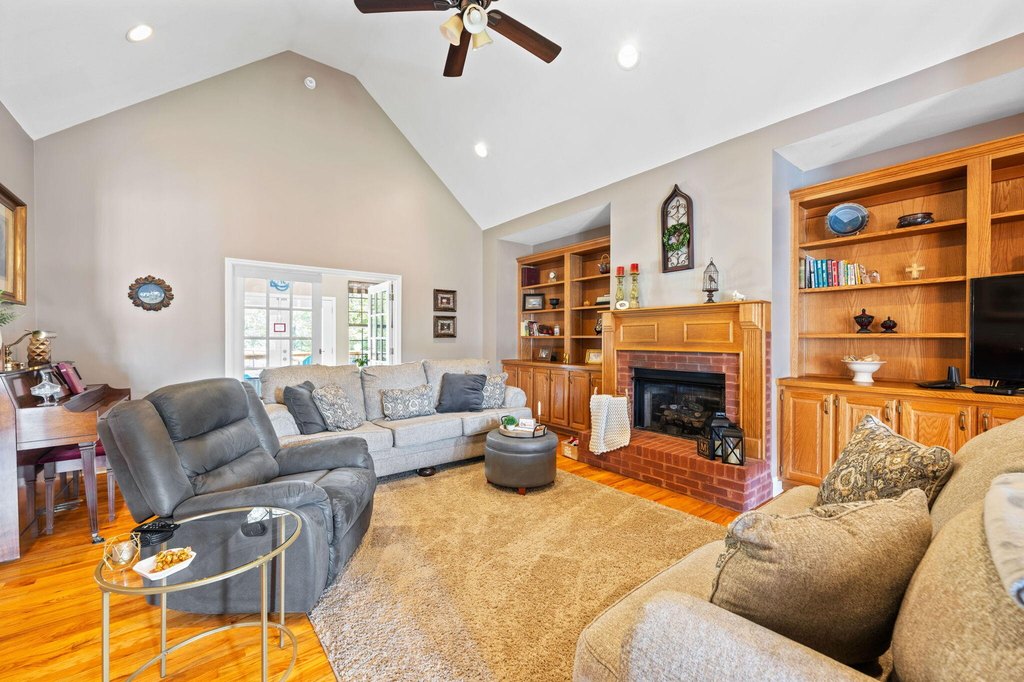 Soddy Daisy, Tennessee, 37379, United States, 4 Bedrooms Bedrooms, ,2.5 BathroomsBathrooms,Residential,Forsale,2004170