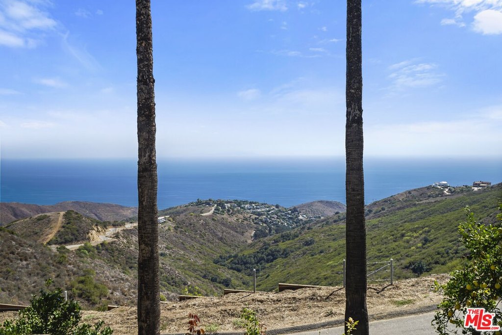 Malibu, California, 90265, United States, 3 Bedrooms Bedrooms, ,2.5 BathroomsBathrooms,Residential,Forsale,2001436