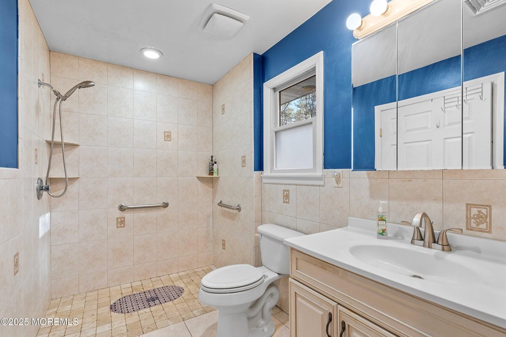 Jackson, New Jersey, 08527, United States, 4 Bedrooms Bedrooms, ,3.5 BathroomsBathrooms,Residential,Forsale,2008481