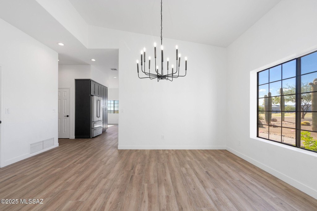 Tucson, Arizona, 85730, United States, 3 Bedrooms Bedrooms, ,3 BathroomsBathrooms,Residential,Forsale,2004422