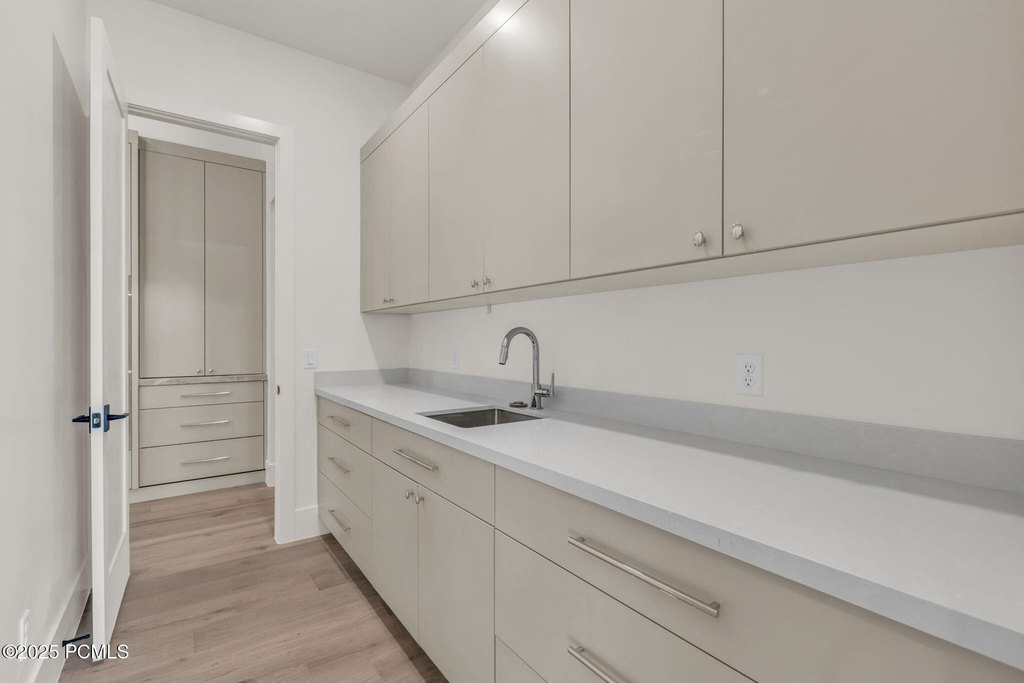 Kamas, Utah, 84036, United States, 4 Bedrooms Bedrooms, ,4.5 BathroomsBathrooms,Residential,Forsale,1994170