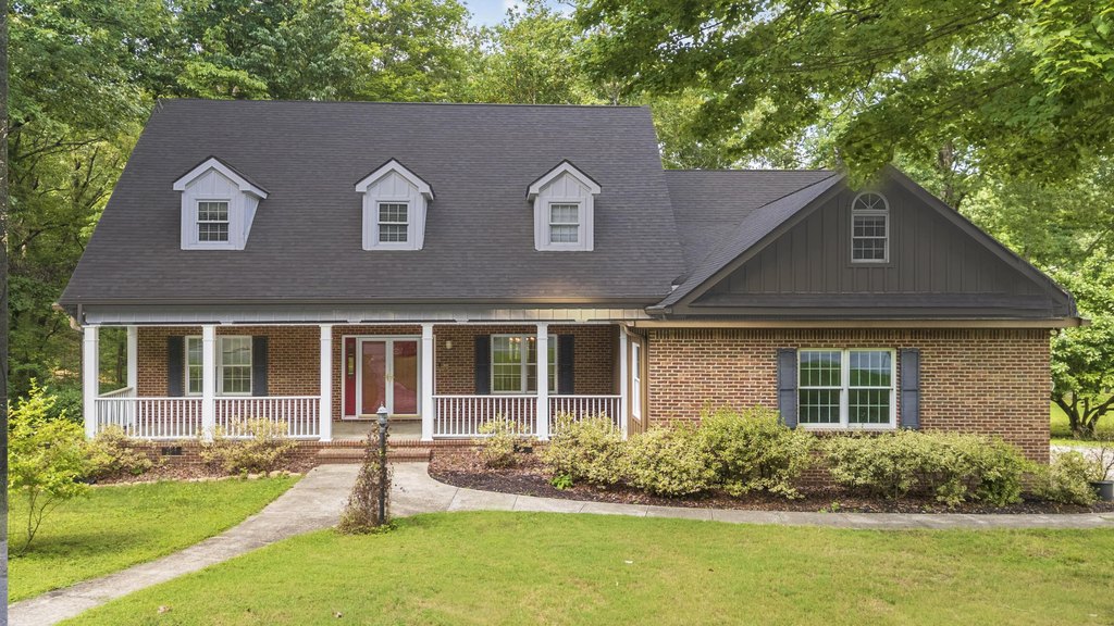 Signal Mountain, Tennessee, 37377, United States, 5 Bedrooms Bedrooms, ,3.5 BathroomsBathrooms,Residential,Forsale,1995325