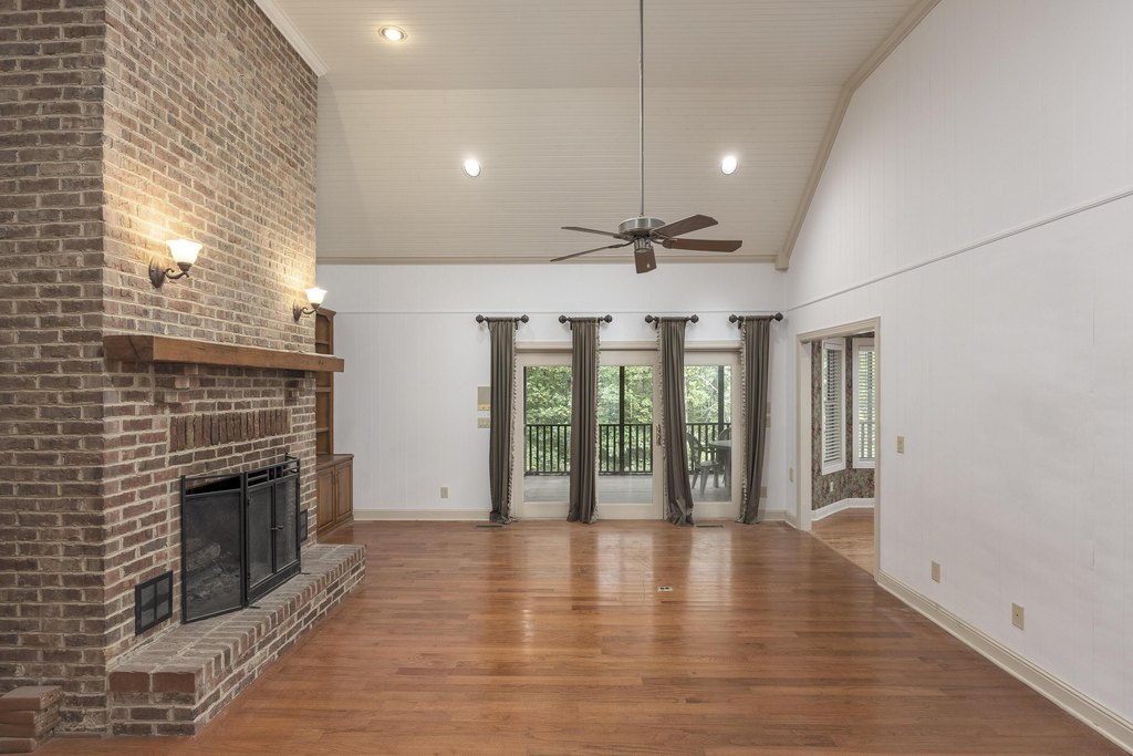 Signal Mountain, Tennessee, 37377, United States, 5 Bedrooms Bedrooms, ,3.5 BathroomsBathrooms,Residential,Forsale,1995325