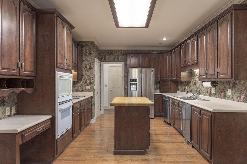 Signal Mountain, Tennessee, 37377, United States, 5 Bedrooms Bedrooms, ,3.5 BathroomsBathrooms,Residential,Forsale,1995325