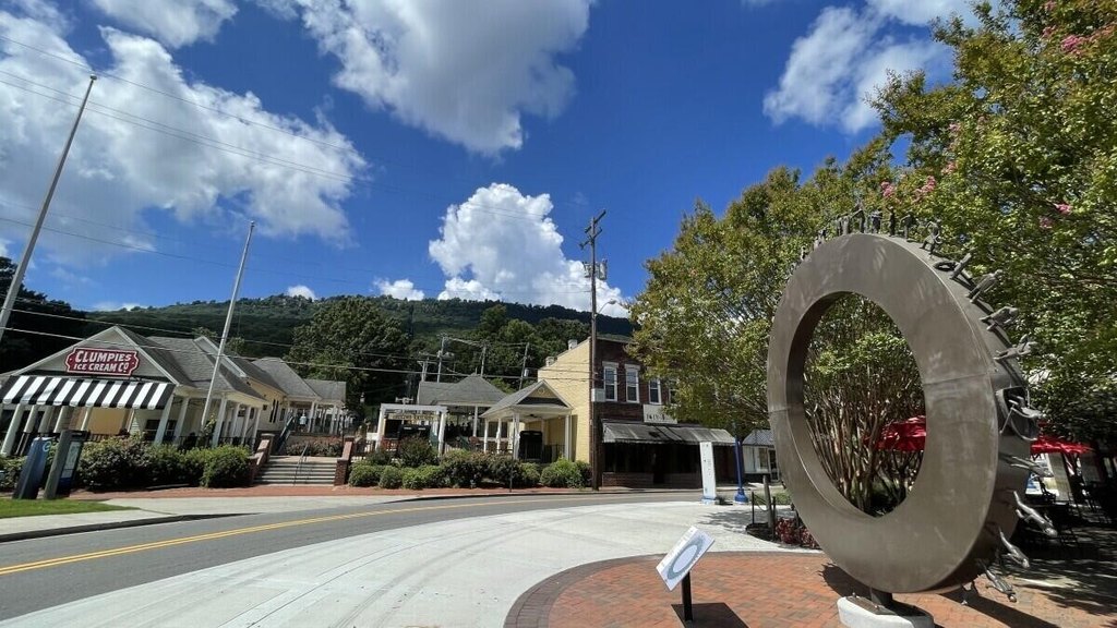 Chattanooga, Tennessee, 37408, United States, 3 Bedrooms Bedrooms, ,2.5 BathroomsBathrooms,Residential,Forsale,1995341